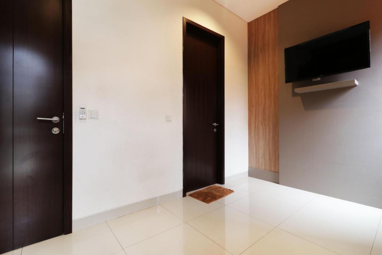 Oliver'S Guest House Tangerang Exterior foto