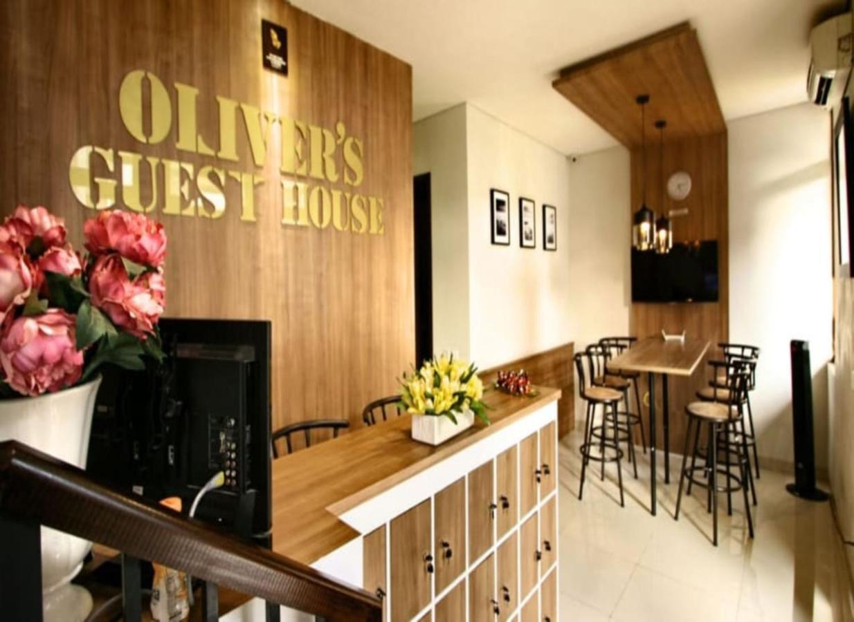Oliver'S Guest House Tangerang Exterior foto